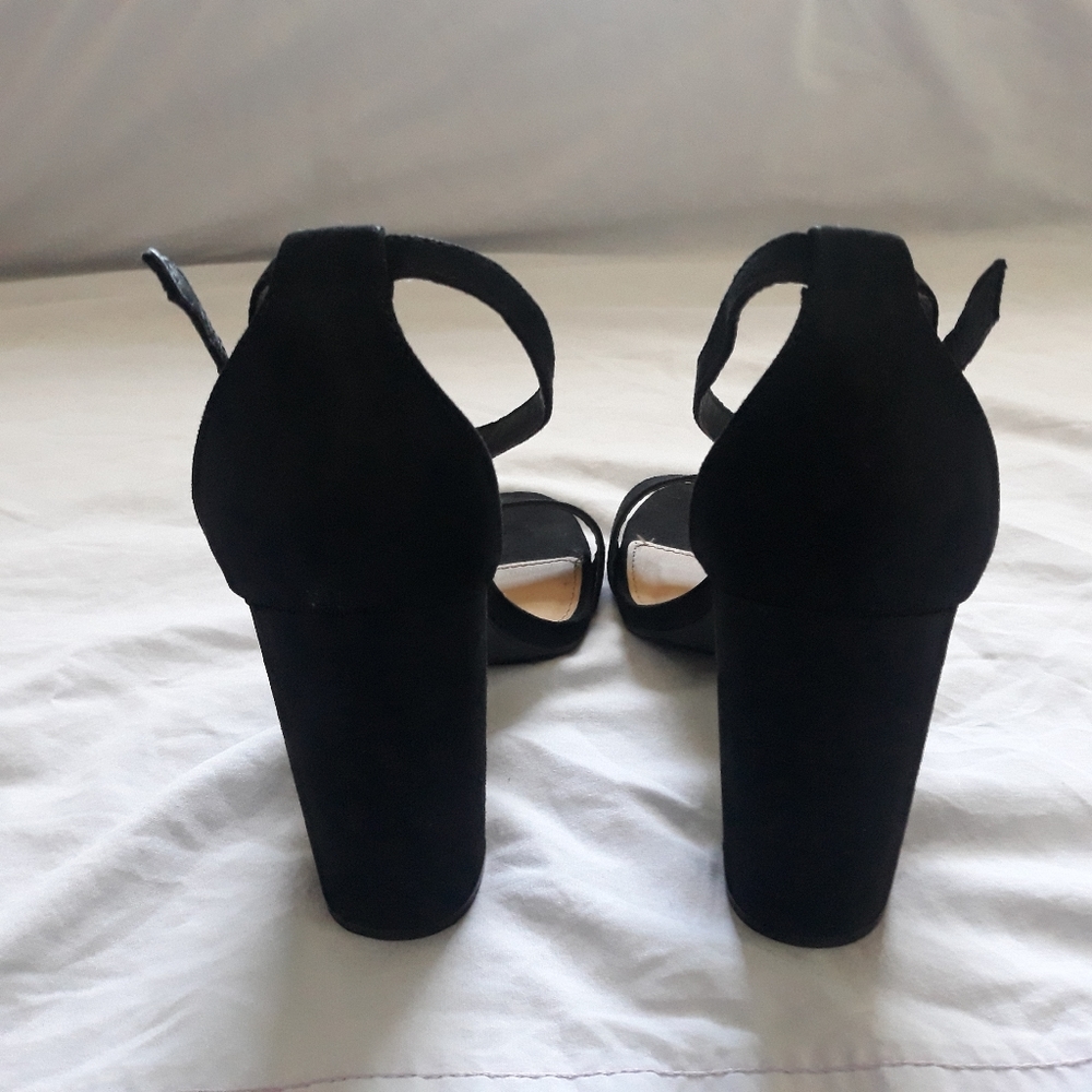 Black one strap 3 1/2 heels - Picture 2 of 6